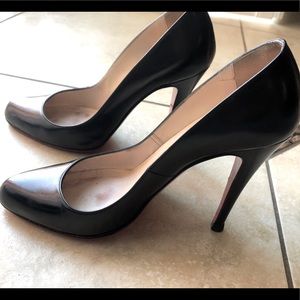 Christian Louboutin Simple black pumps